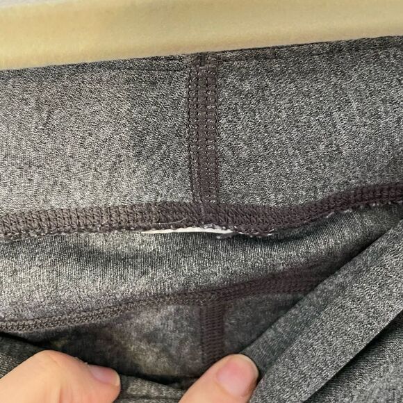 Women's Under Armour Leggings, size small - Picture 4 of 5